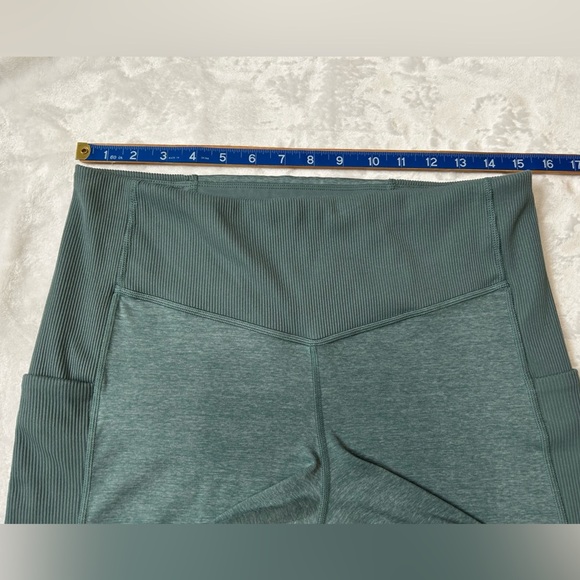 The North Face Ribbed Panel Bike Shorts - Picture 8 of 8